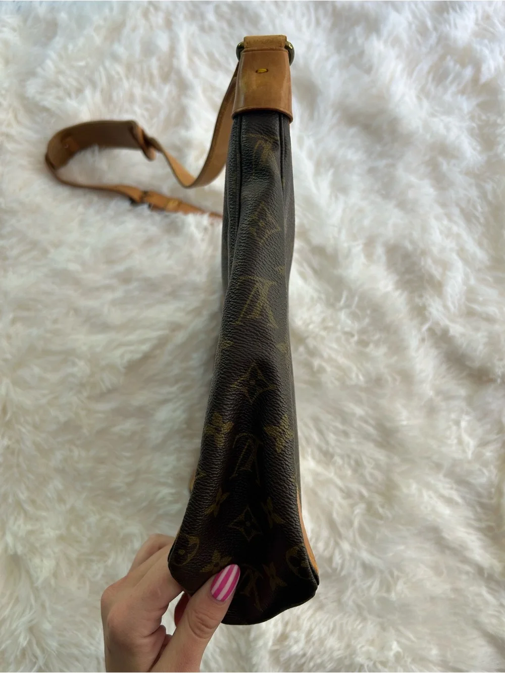 Louis Vuitton Boulogne 35 Monogram Shoulder Bag
